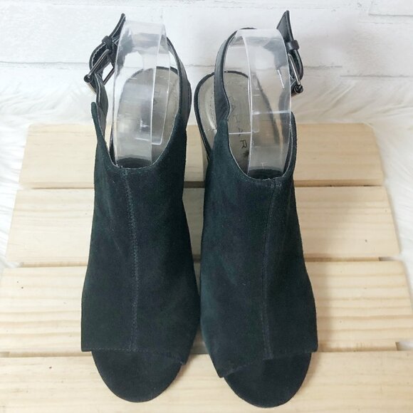 Tahari Margaret Black Suede Peep Toe Stacked Heel Buckle Sandal Size 7.5M - Picture 3 of 6